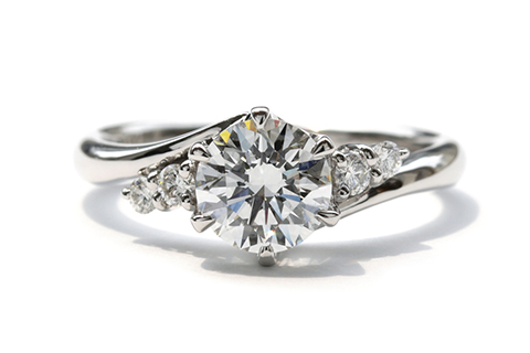 結婚３０周年記念の１カラットのダイヤモンドリング