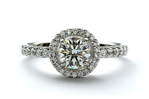 ダイヤの大きさは選べる。予算に縛られない婚約指輪選び